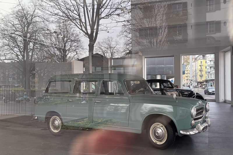 Peugeot 403 im Franz-AG-Gebäude (© Bruno von Rotz)